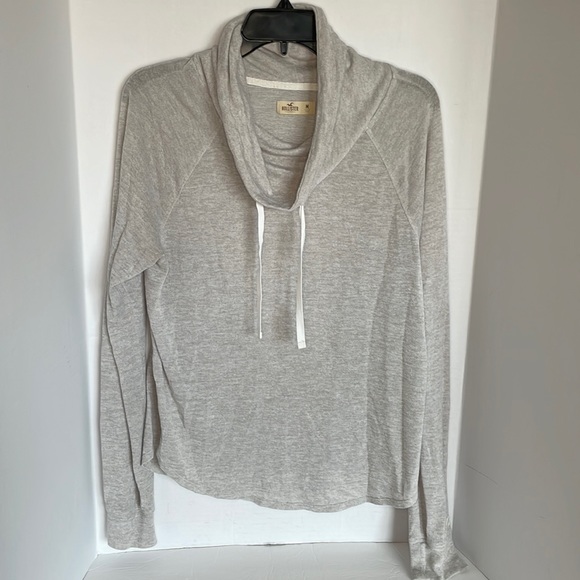 Hollister lightweight, cowlneck with strings, long sleeve shirt  ladies size M - Picture 1 of 12